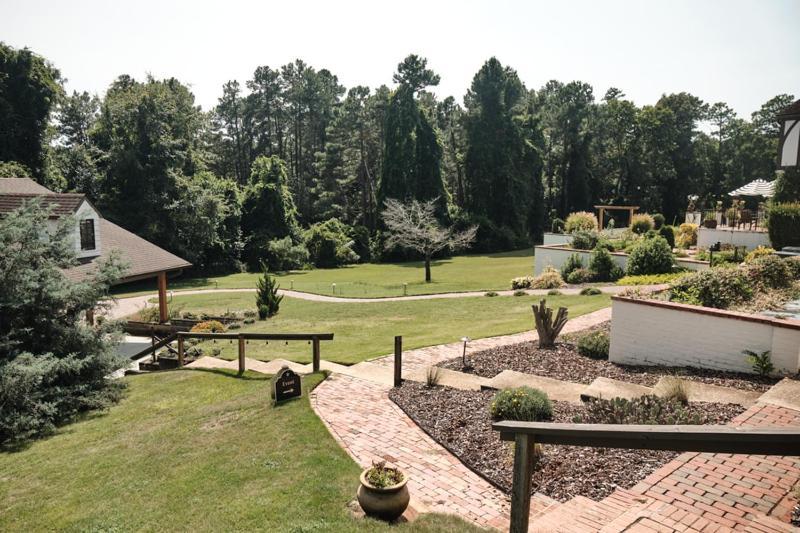 Duncraig Manor Bed & Breakfast เซาเธิร์นไพนส์ ภายนอก รูปภาพ